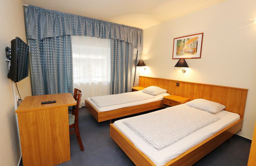 Mezzo Budapest Luaran gambar