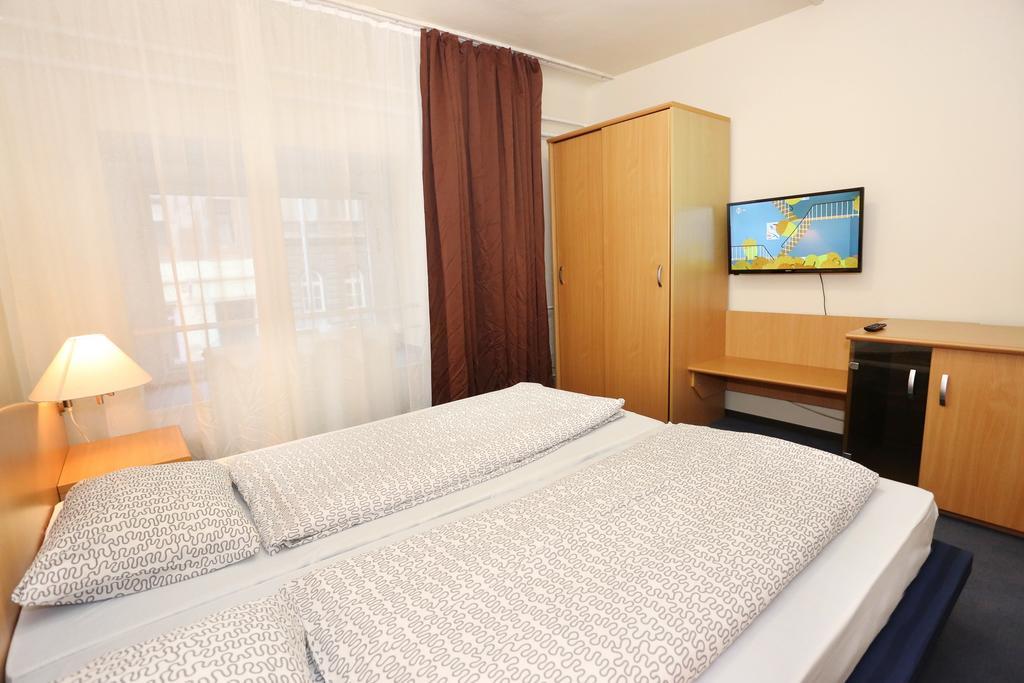 Mezzo Budapest Luaran gambar