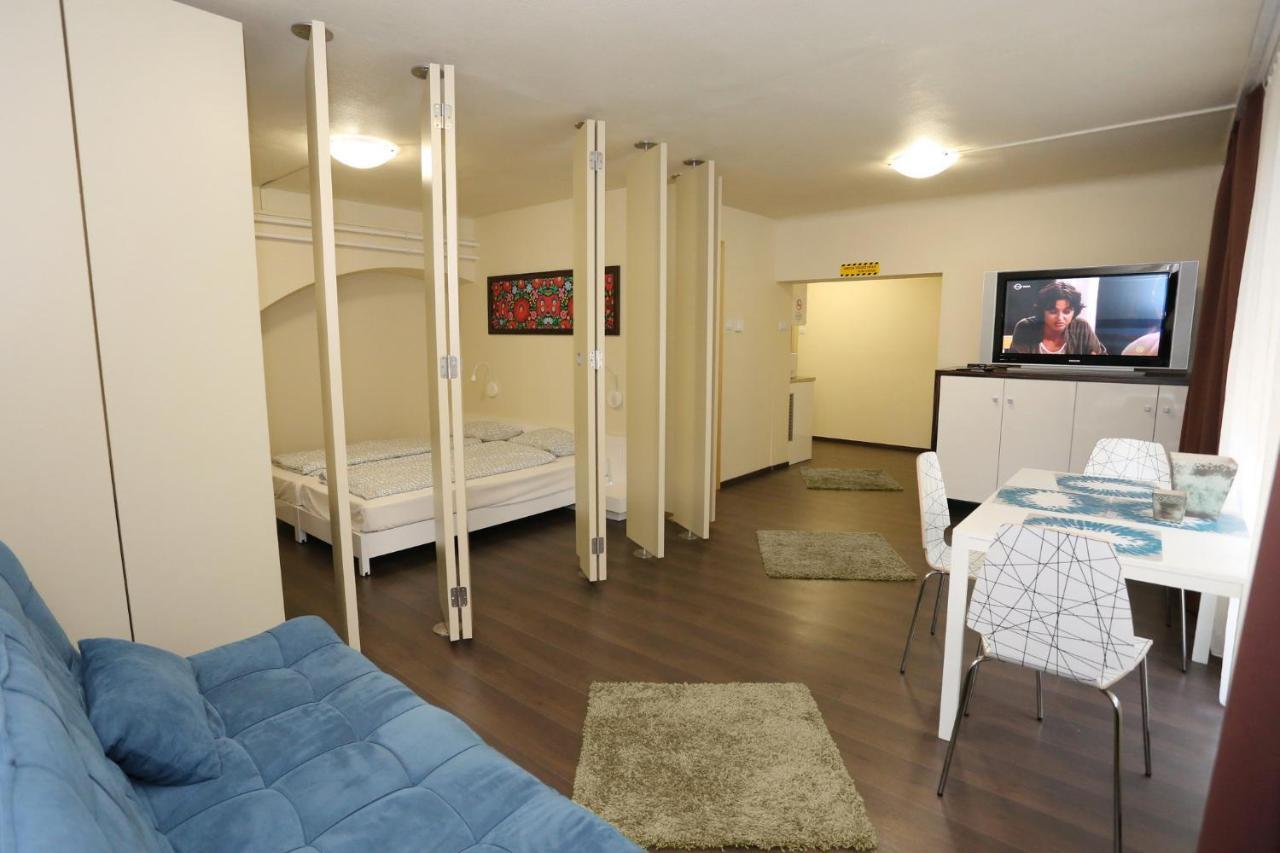 Mezzo Budapest Luaran gambar